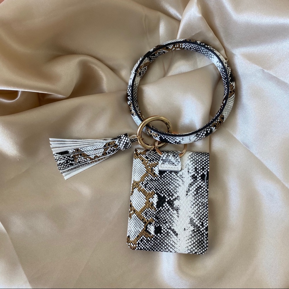 Snake Skin Print Keychain Bracelet - Picture 8 of 10